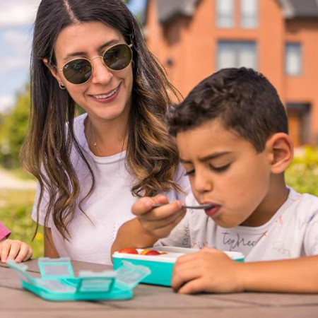 Lunchbox nadaje się zarówno dla niemowląt, jak i starszych dzieci